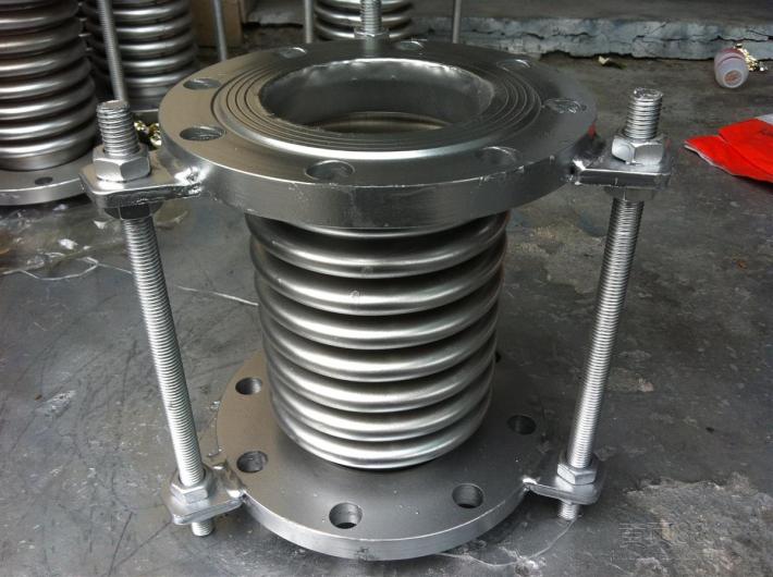 波纹补偿器的拼装，打压试验的疑难问题